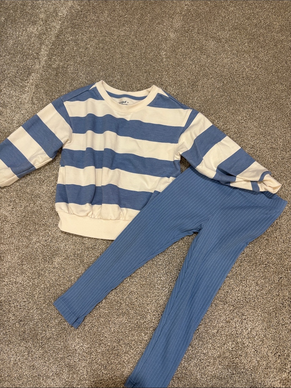 3T girls bundle of outfits - Picture 3 of 13